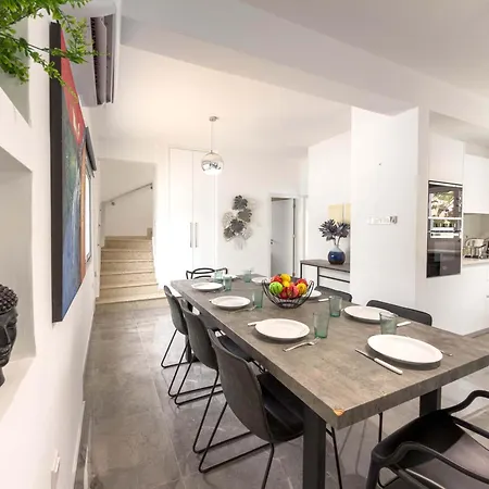 Elite Luxury * Paralímni