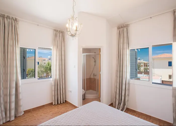 Elite Luxury Paralímni